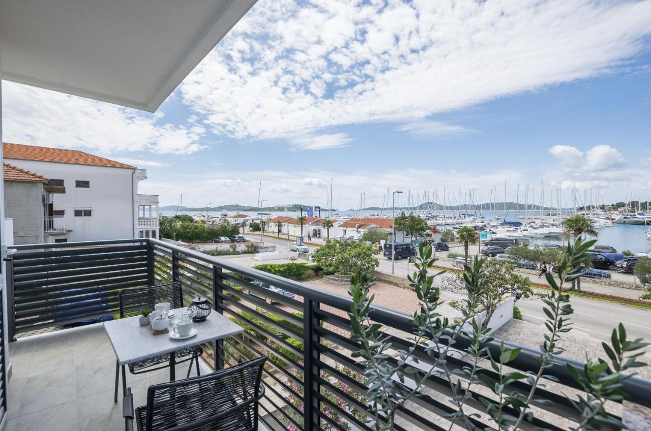 Apartments And Rooms Mare Vodice Esterno foto