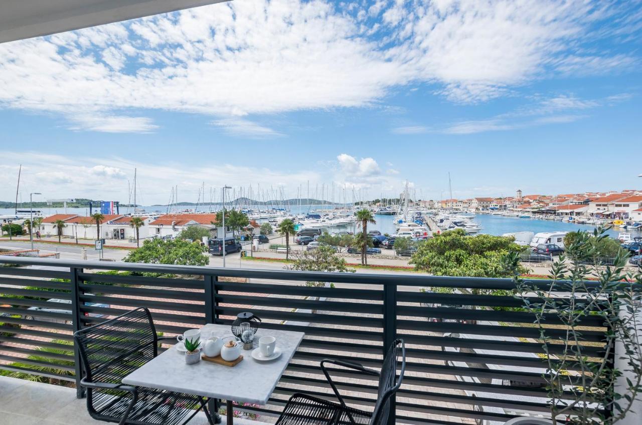 Apartments And Rooms Mare Vodice Esterno foto