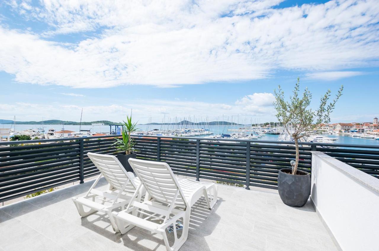 Apartments And Rooms Mare Vodice Esterno foto