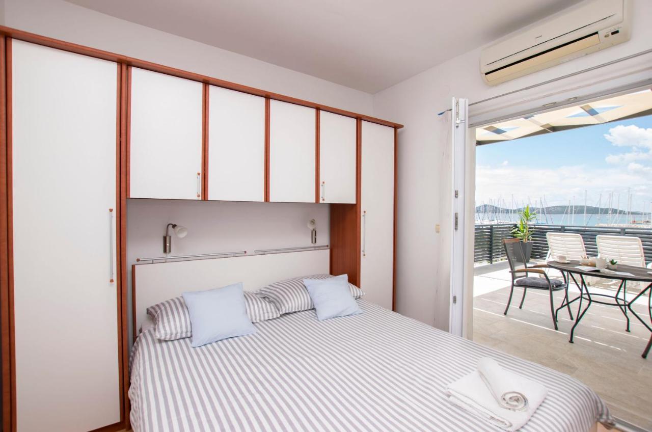 Apartments And Rooms Mare Vodice Esterno foto