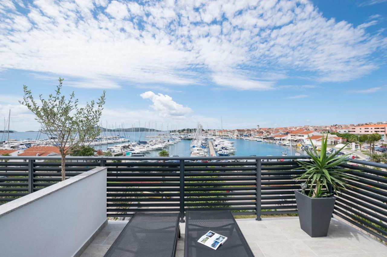 Apartments And Rooms Mare Vodice Esterno foto