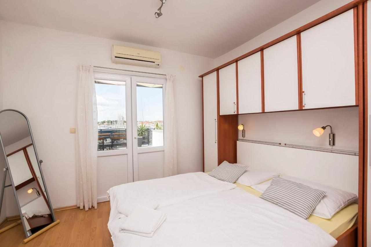 Apartments And Rooms Mare Vodice Esterno foto