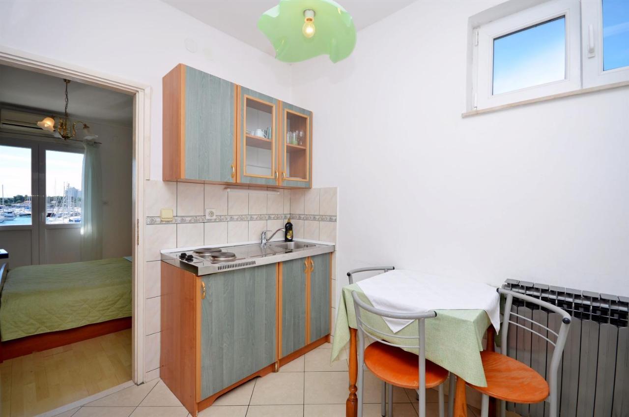 Apartments And Rooms Mare Vodice Esterno foto
