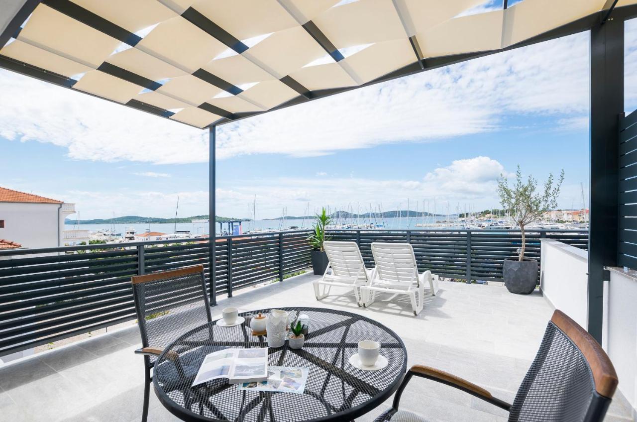 Apartments And Rooms Mare Vodice Esterno foto