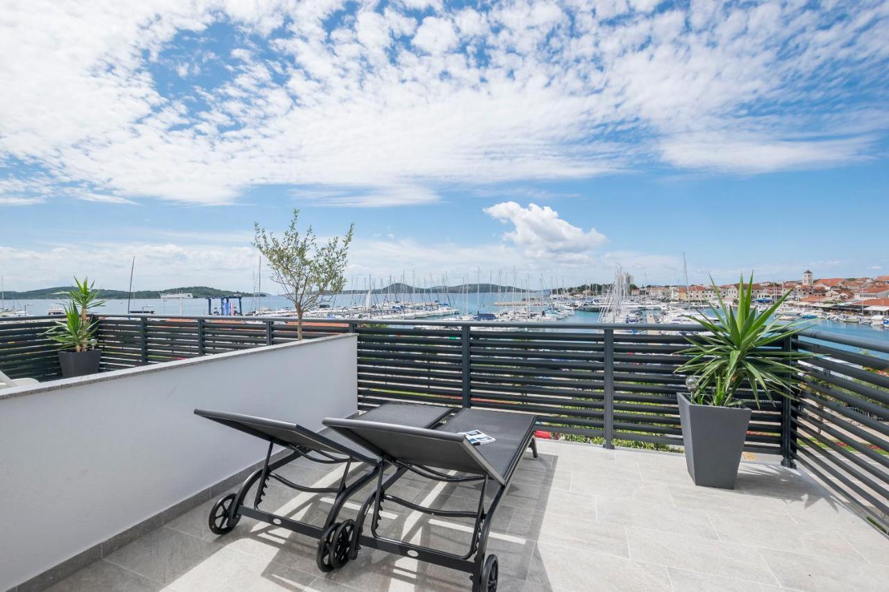 Apartments And Rooms Mare Vodice Esterno foto