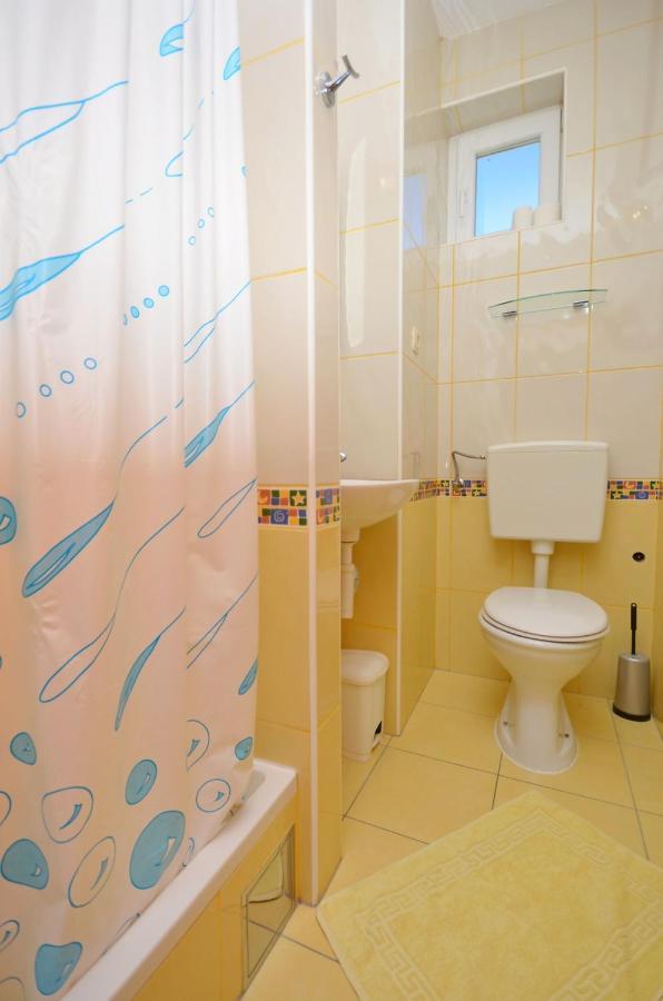 Apartments And Rooms Mare Vodice Esterno foto
