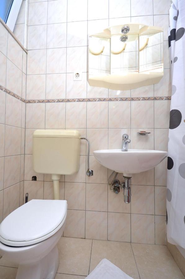 Apartments And Rooms Mare Vodice Esterno foto