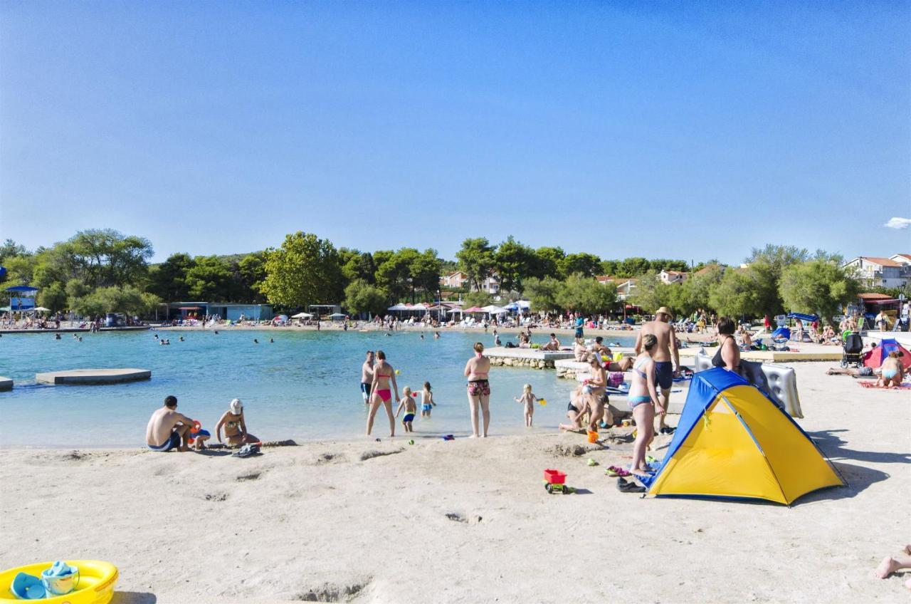 Apartments And Rooms Mare Vodice Esterno foto